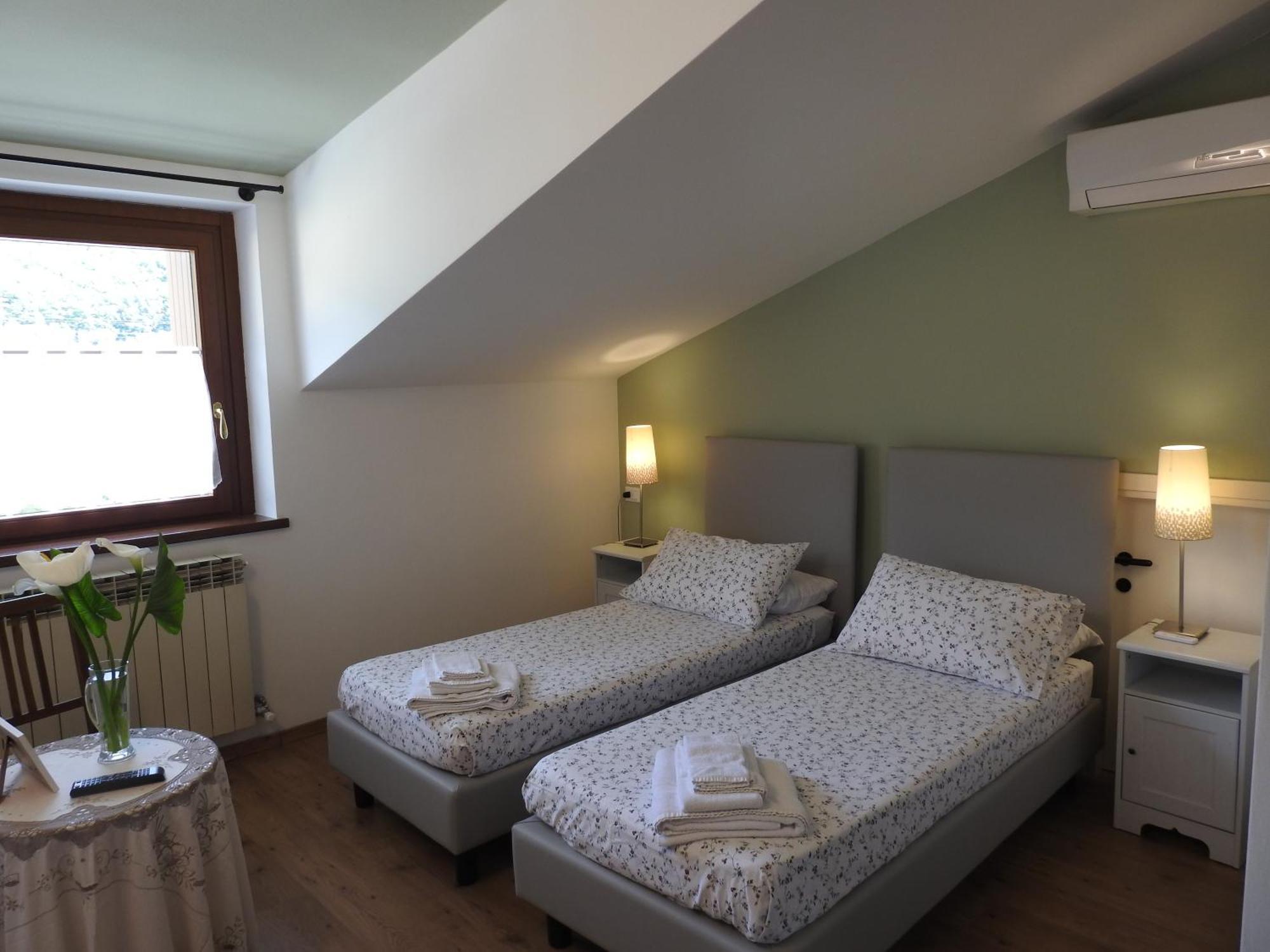 Bed and Breakfast La Casa Di Clara Esine Exterior foto
