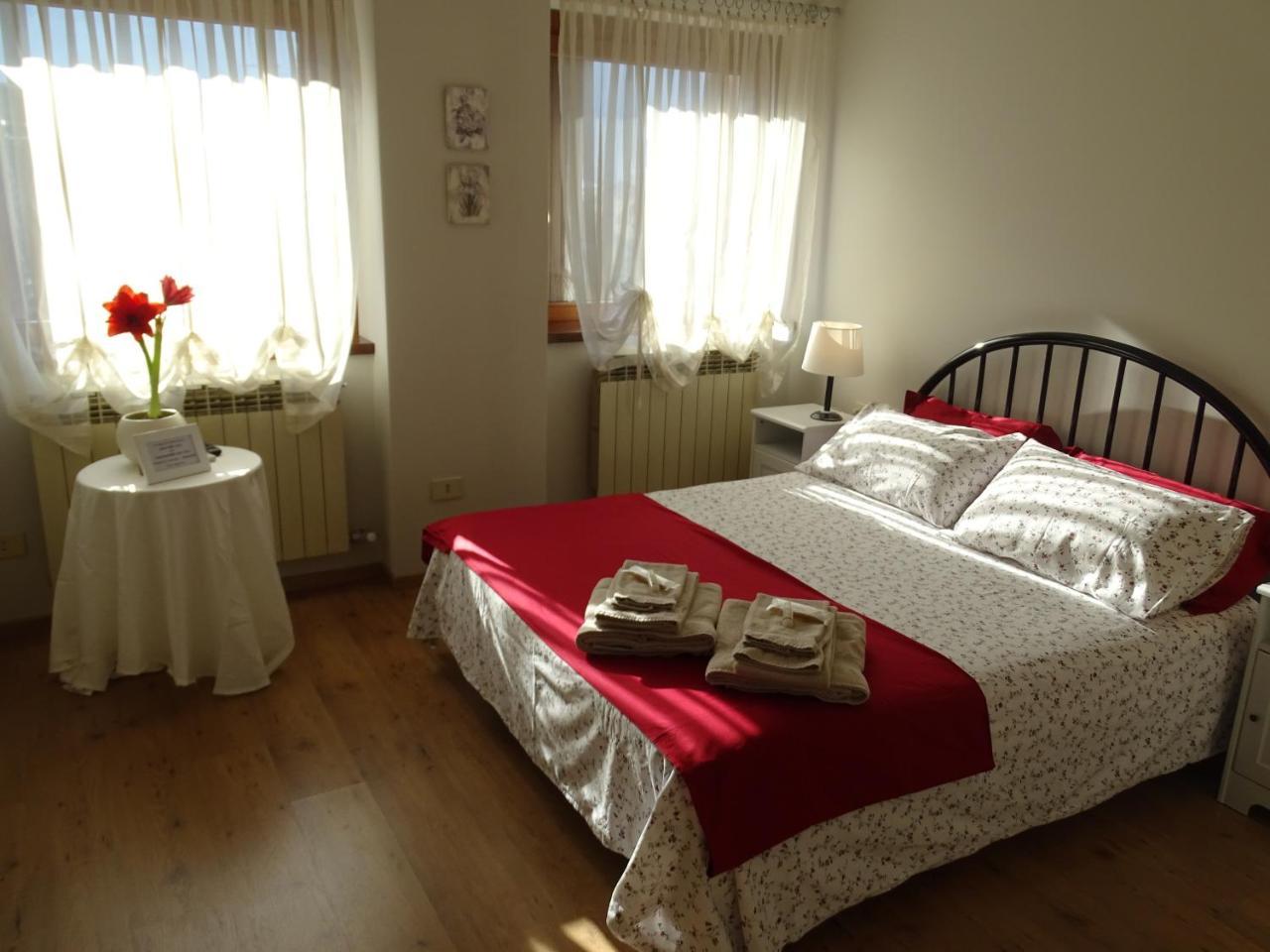 Bed and Breakfast La Casa Di Clara Esine Exterior foto